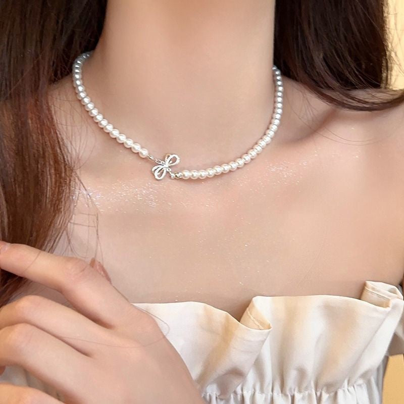 Élégant collier de choque Faux Pearl pour dames Collier de mode esthétique de luxe minimal