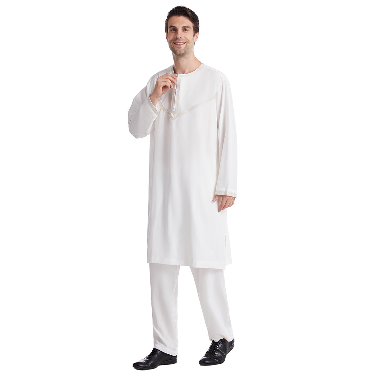 Robe en polyester brodé pour hommes