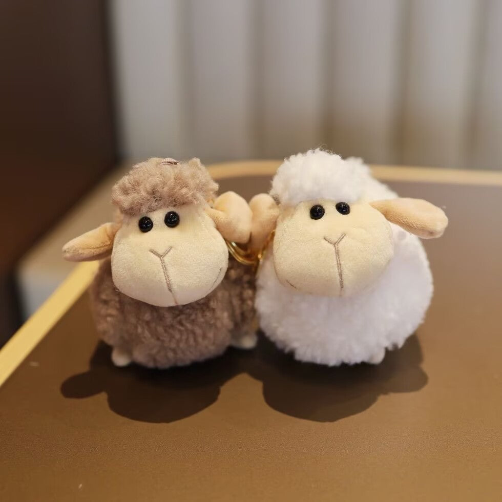 Porte-clés mignon et moelleux en peluche de petit mouton