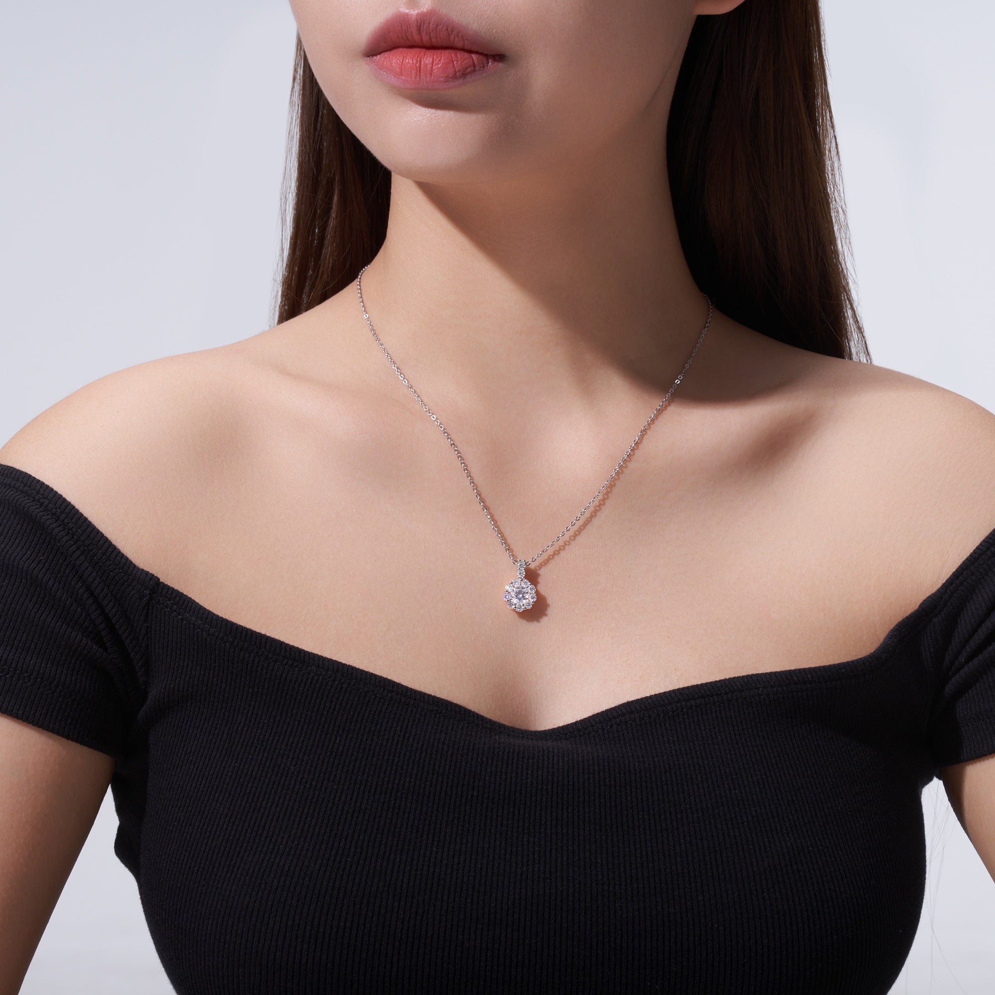 S925 Argent Sterling 1ct D Couleur VVS1 Collier en moisanite 40cm Halo Design Platinum plaqué