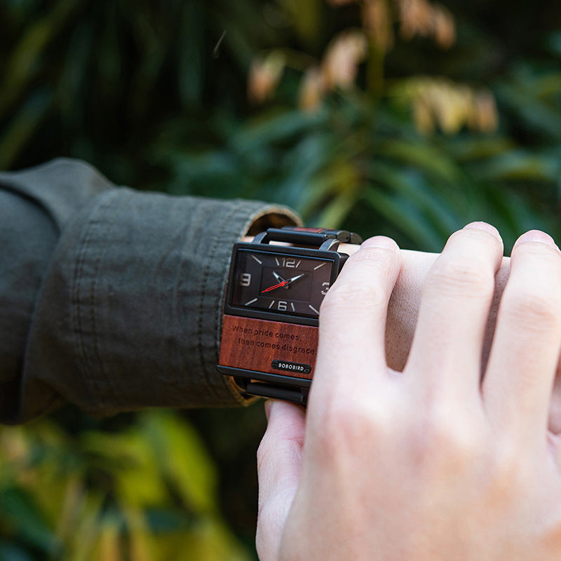 Modèle de montre en bois T95