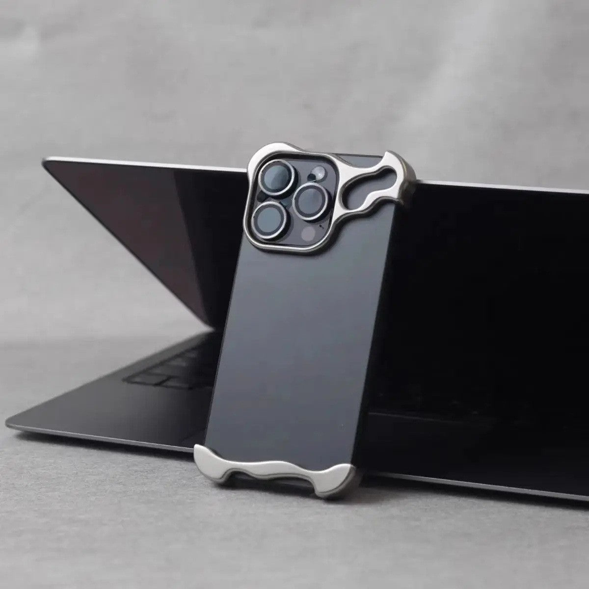 Boîtier de téléphone résistant à la chute
