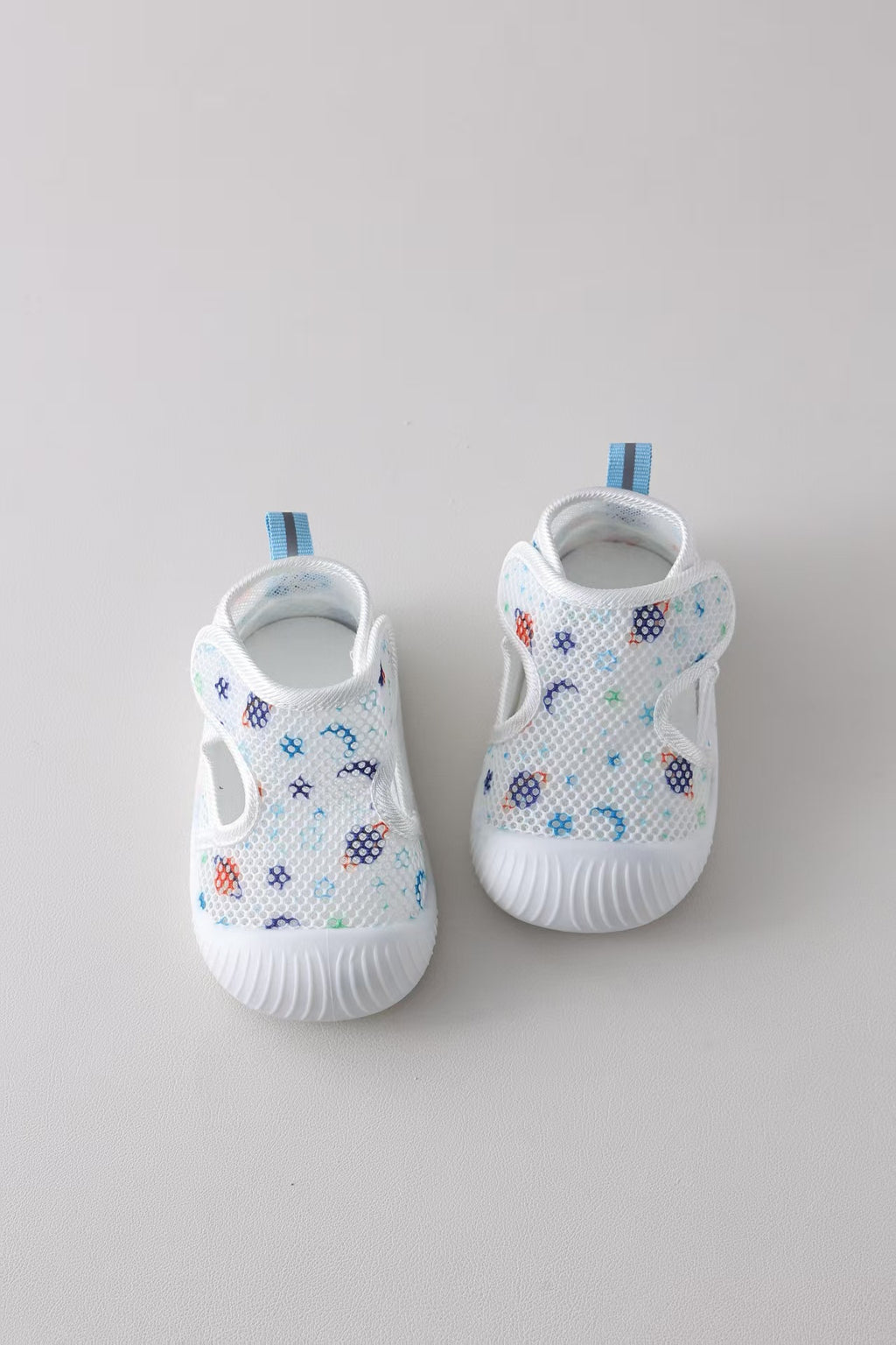 Chaussure d'été pour bébés sans glissade