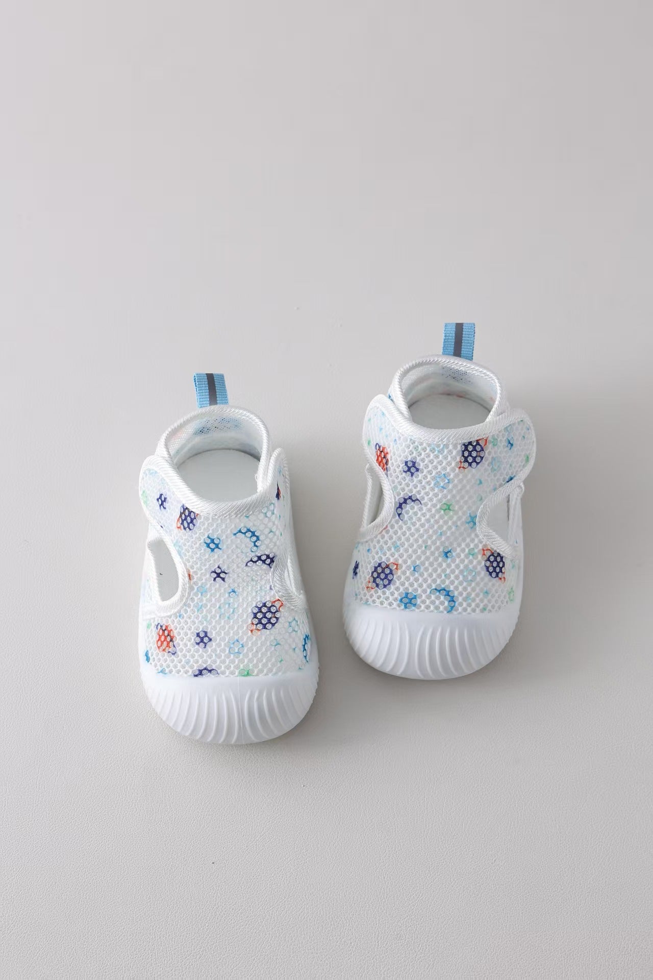 Chaussure d'été pour bébés sans glissade
