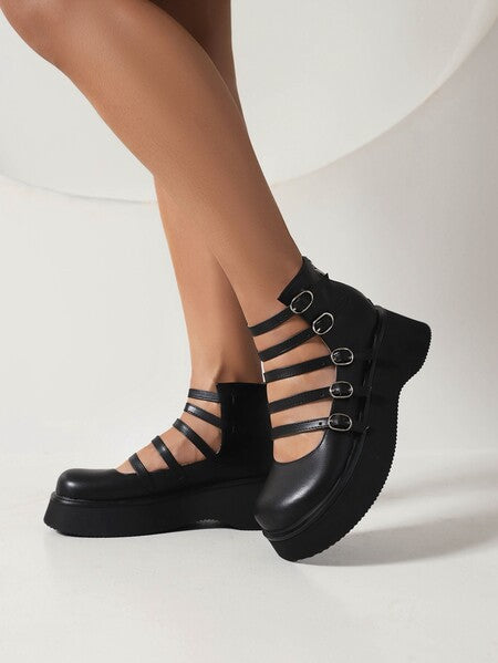 Chaussures haut de gamme pour femmes avec une ceinture en cuir épaisse
