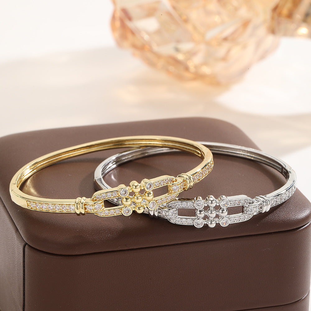 Middle Eastern style Fashion Horseshoe Buckle Bracelet pour femmes Vibe de luxe légère