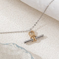 Collier en forme de T avec fermoir