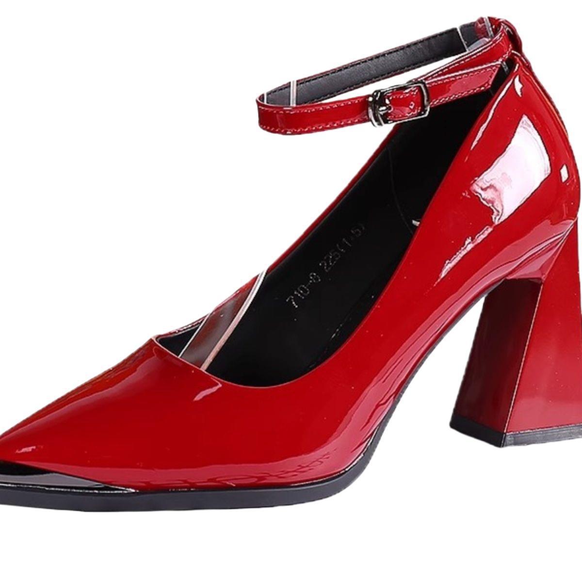 Pompes à dos de cuir breveté à talon de blocs de style