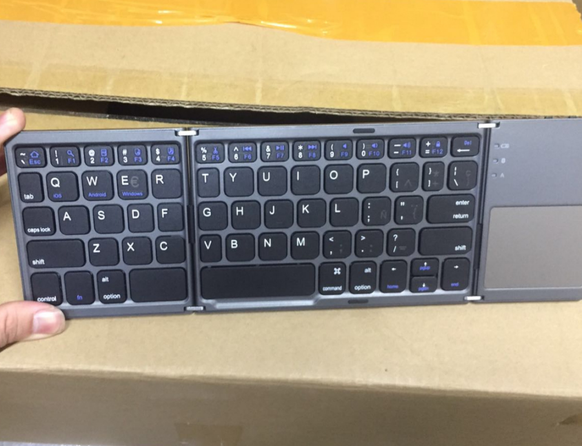 Clavier tactile triple pliant ultra fin