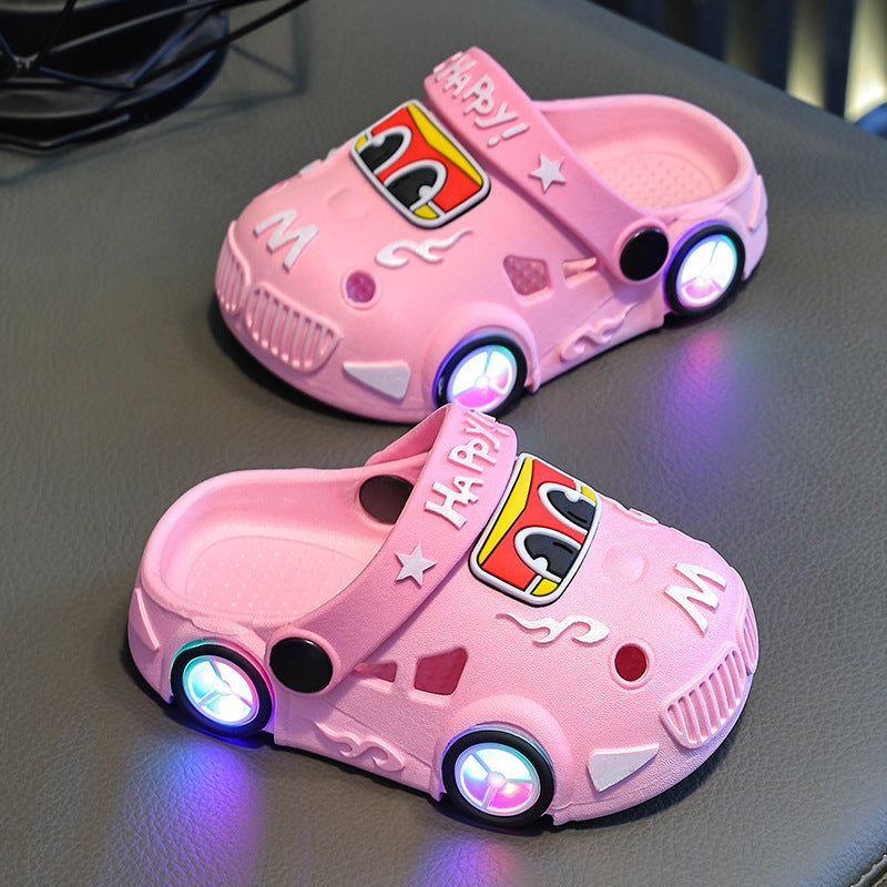 Pantoufles non glissantes à semelle souple en forme de voiture pour enfants