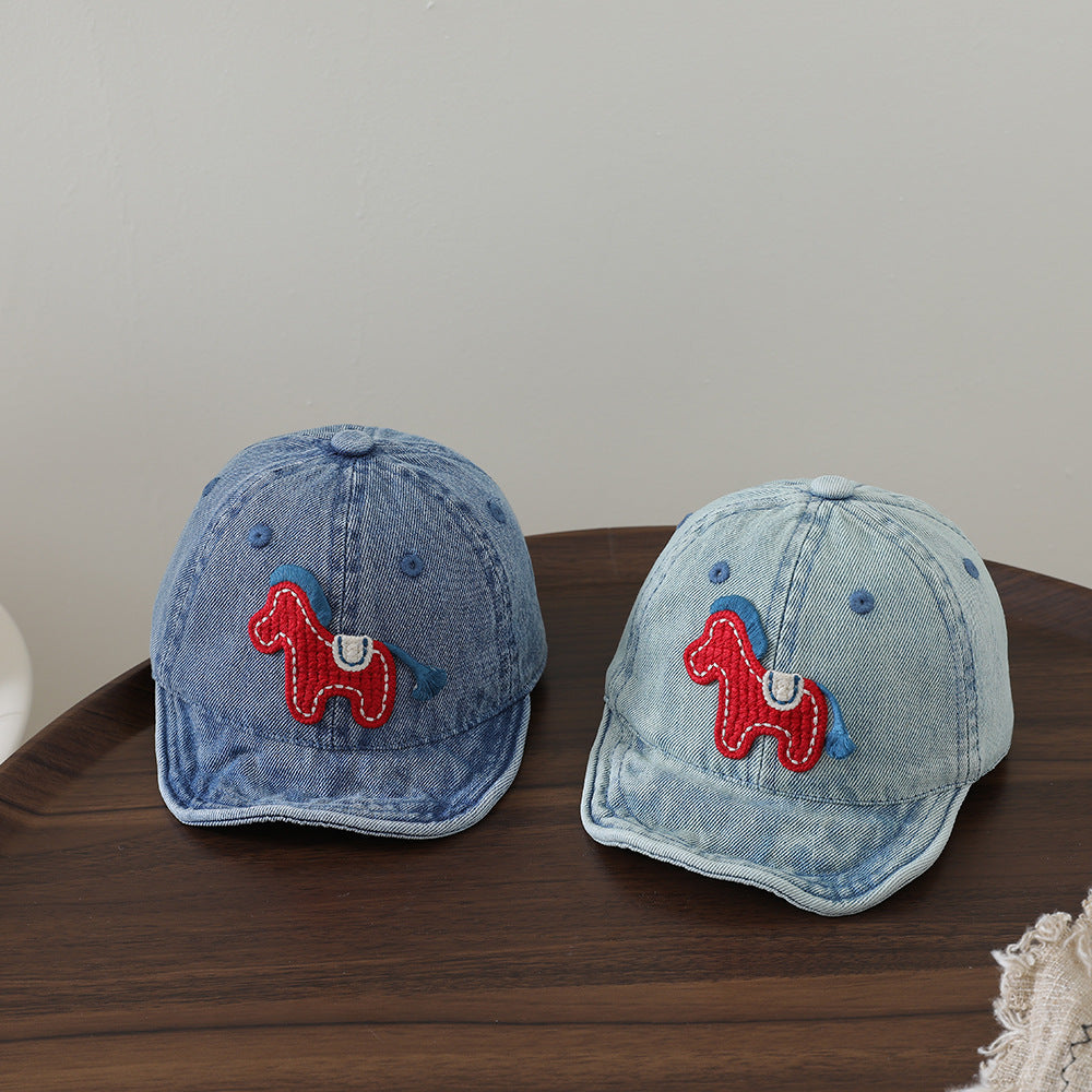Chapeau de canard denim lavé à l'eau pour nourrissons avec cheval rouge brodé trois dimensions mignon A