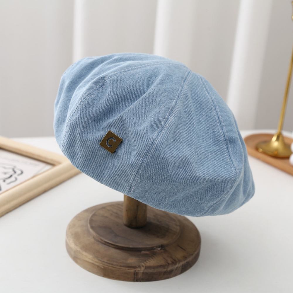 Béret denim féminin d'été avec boutons métalliques pour un style retro japonais. Doucement et Versati