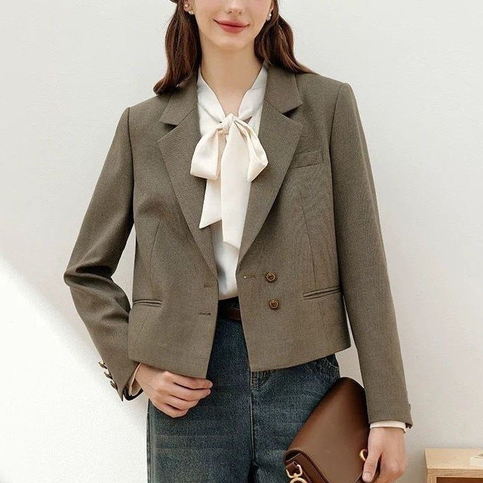 Combinaison élégante avec un design minimaliste chic