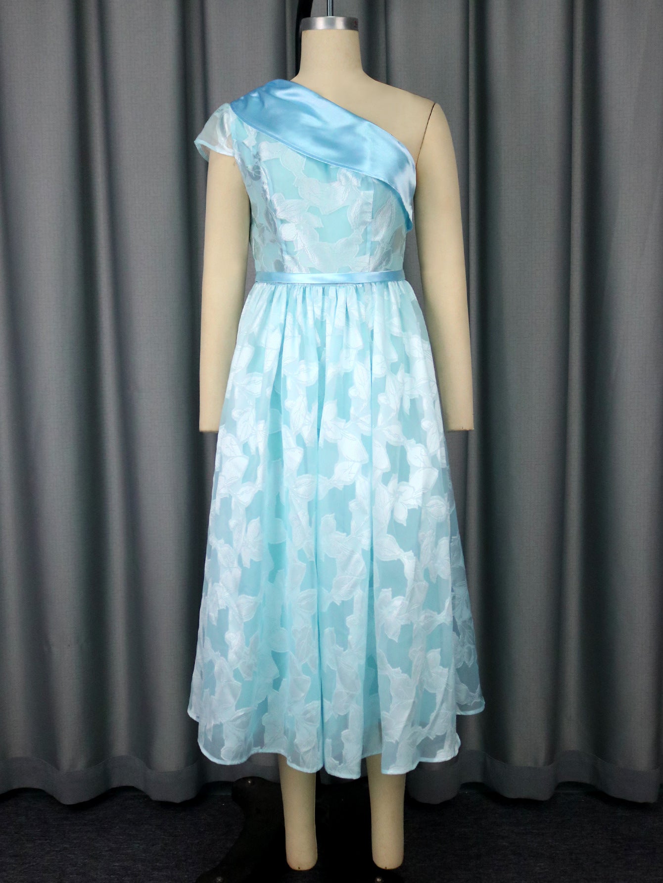 Robe de soirée contrastante oblique pour femmes Jacquard Robe élégante
