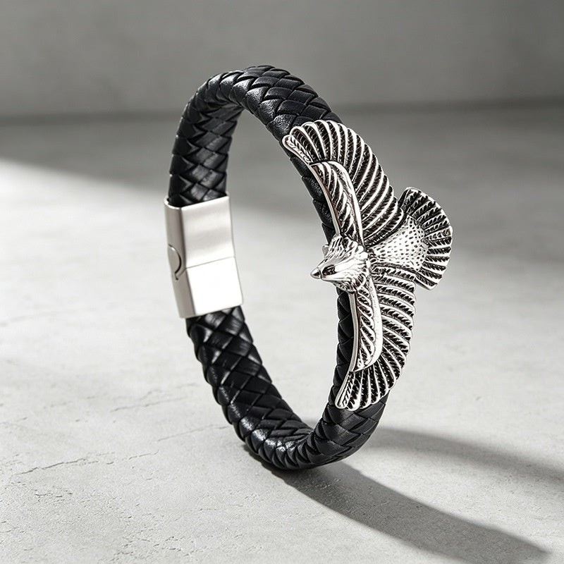 Stylish and elegant eagle-shaped leather bracelet