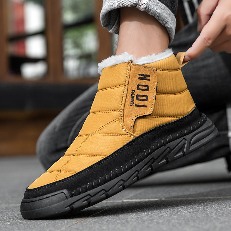 Bottes de coton antidérapantes avec une chaude