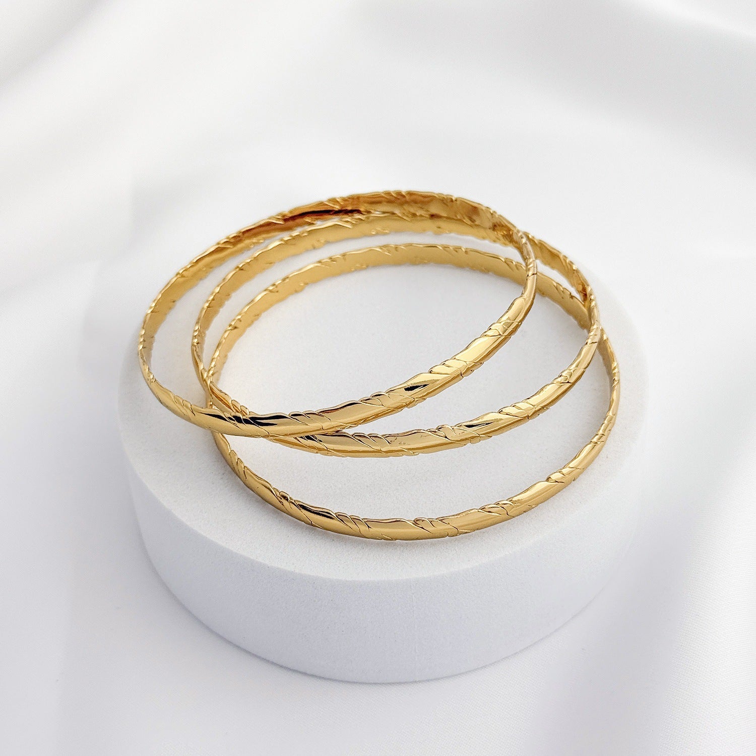Bracelets en acier inoxydable simple dans plusieurs styles
