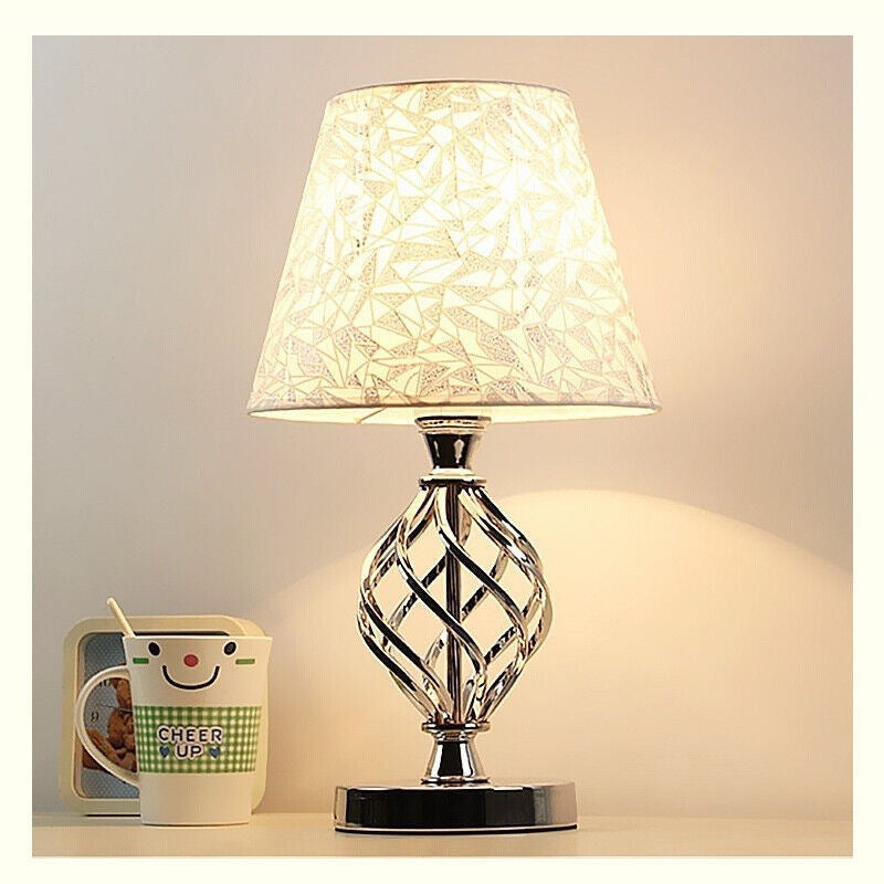 Étude simple Salon et chambre côté lit Lampe de table de protection des yeux créatif