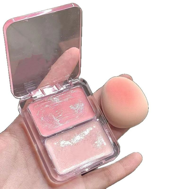 Les groupes de filles K-pop Dewy Blush crème avec une texture veloutée