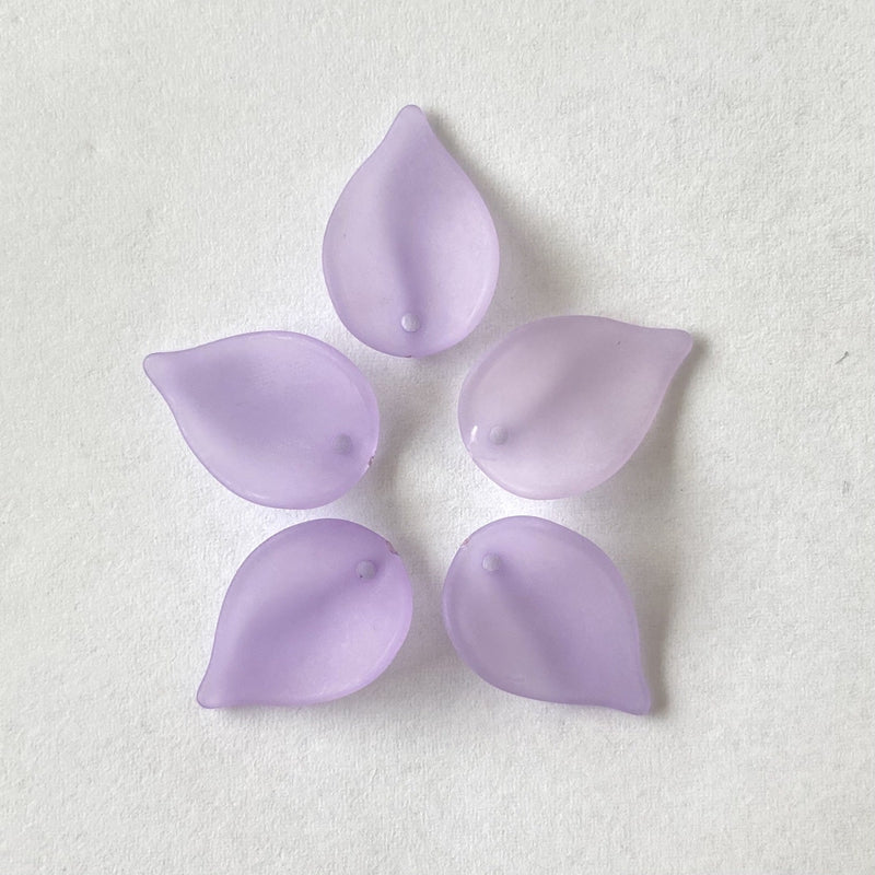 Charms de pétale en acrylique givré