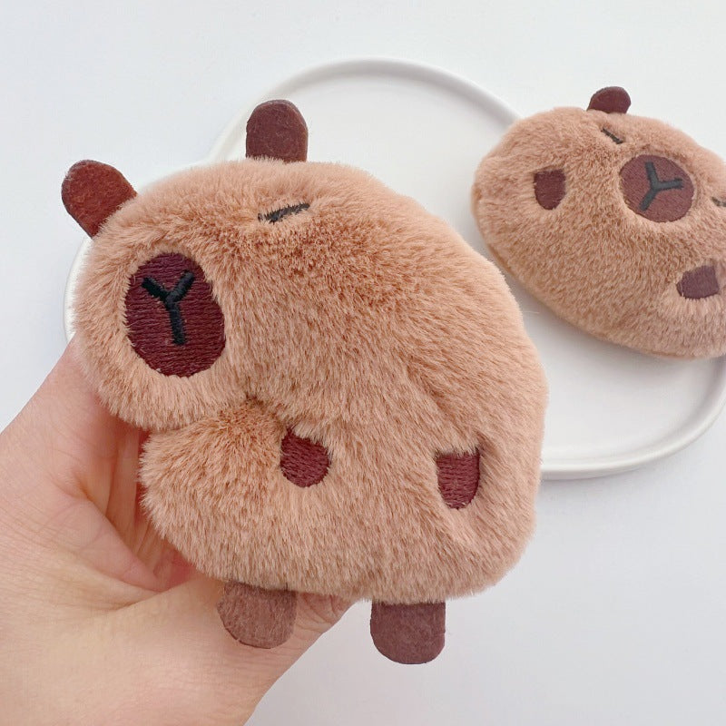 Cartoon Plush Capabala Figurine Poupée Brooch