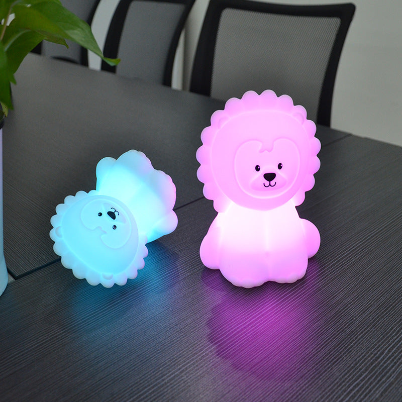 Colorful Une lampe de chambre à coucher changement de couleur Ambiance Lion Silicone Lampe de nuit