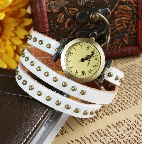 Chaîne de montre en cuir de rivet modet Retro