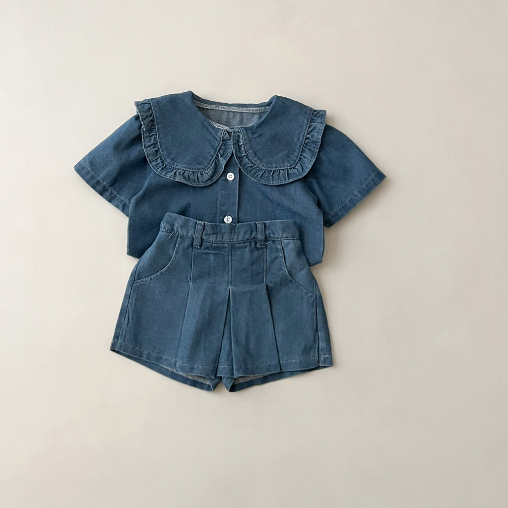 Pantalon de jupe en denim chic et tendance avec un top à manches courtes