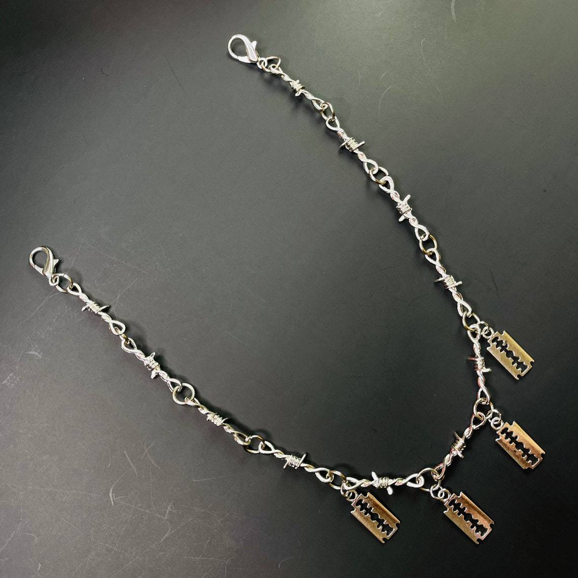 Collier de lame d'épine Lame de vent noir froid