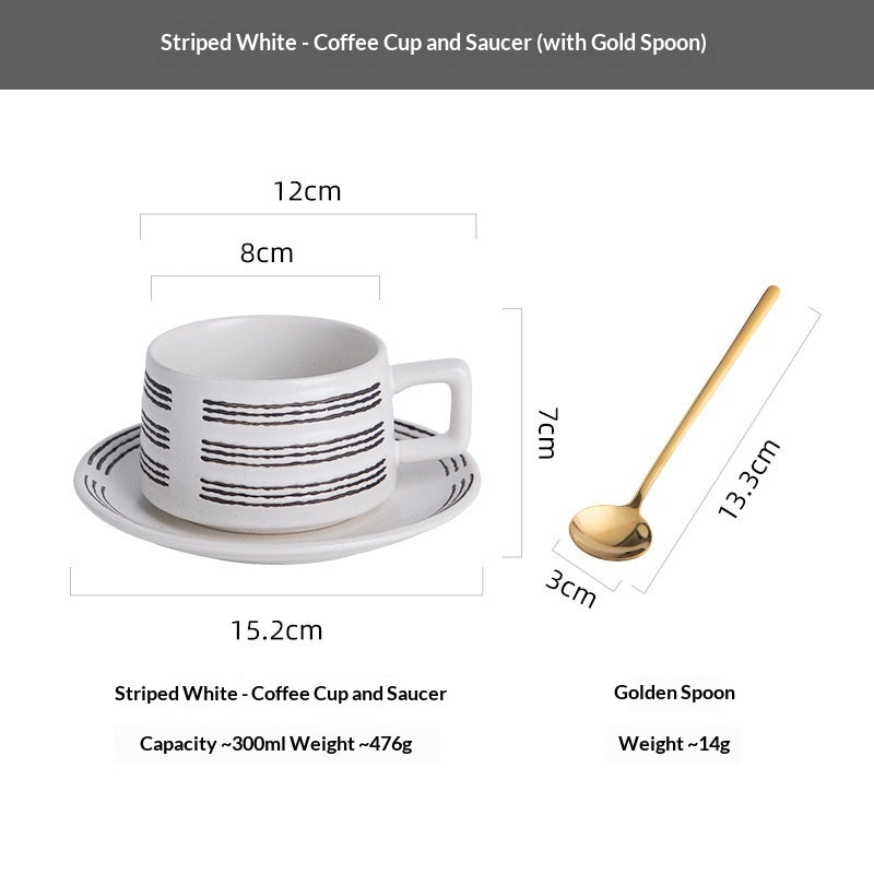 Coupe de café vintage haut de gamme et set de sauce