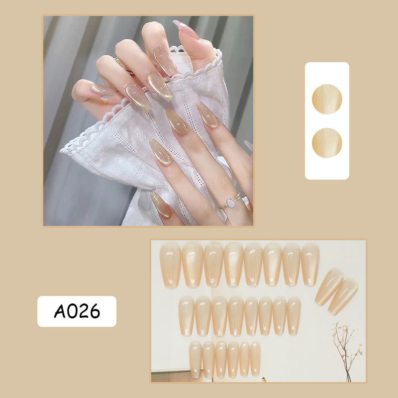 Série d'oeil de chat porter des ongles d'été
