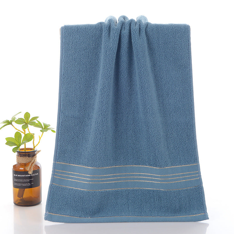 Serviette de coton et lavage du visage