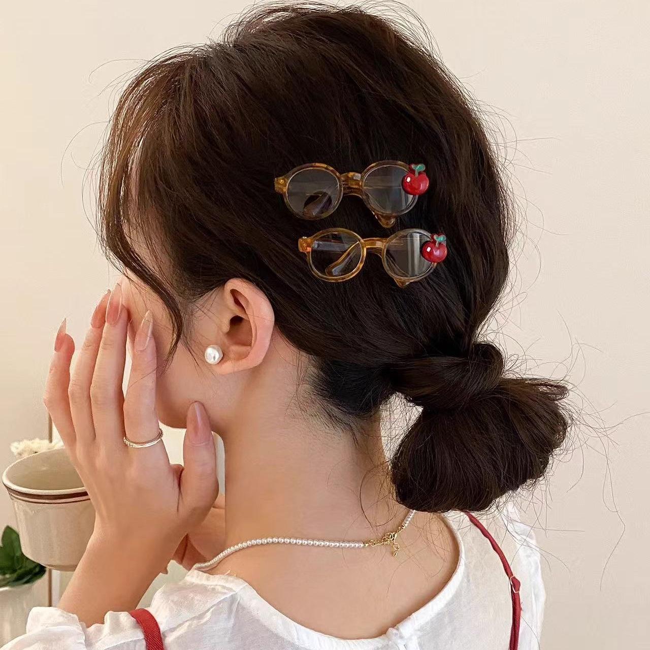 Clip cheveux en forme de pomme pour les femmes