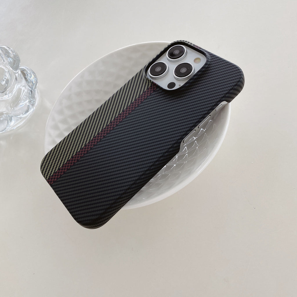 Coque rigide rayée de piste Tide demi-paquet Carbon Fiber Phone Shell