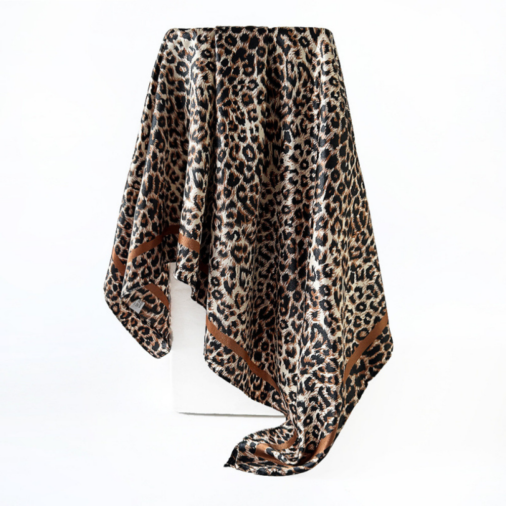 Écharpe de soie classique léopard - élégant et mode