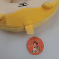 Tigre jaune mignon avec oreiller encolure ananas