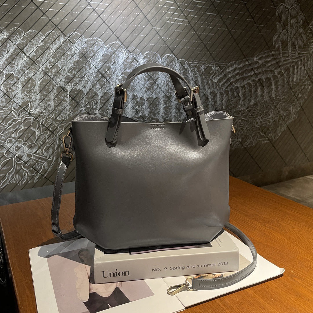 Sac à bandoulière pour femmes en cuir souple de grande capacité