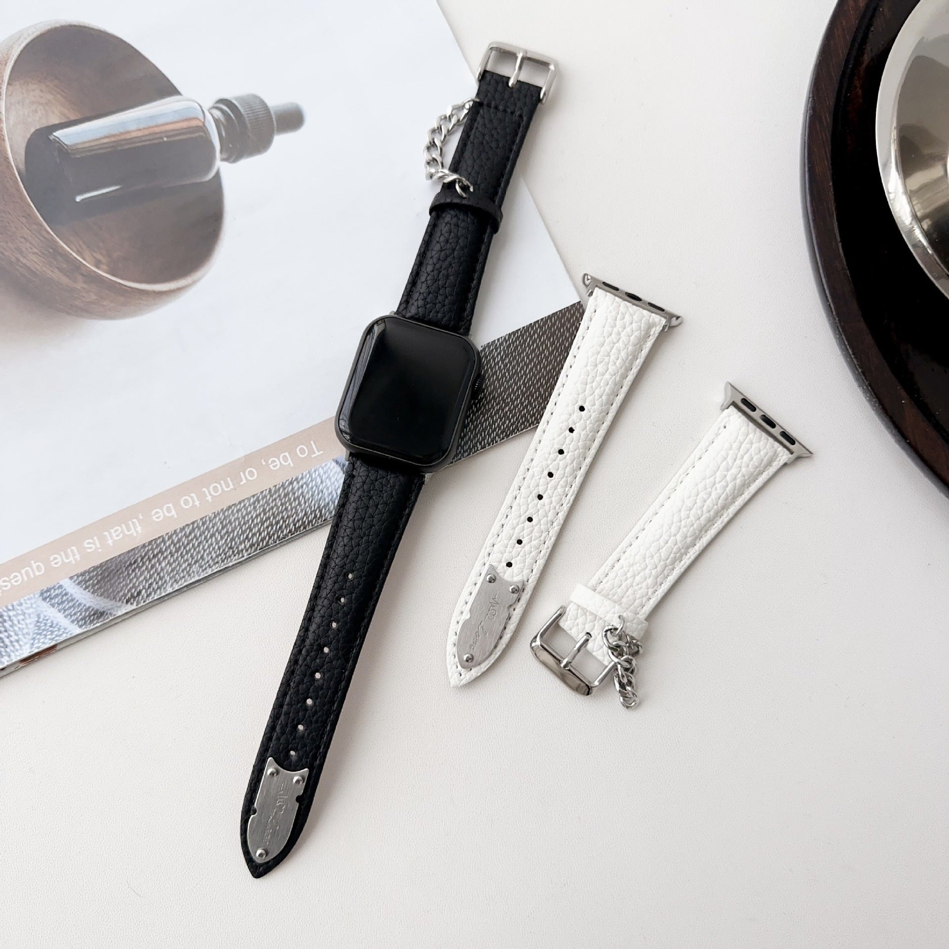 Convient pour les chaînes de montres avec cuir véritable avec un grain litchi et un insert en acier