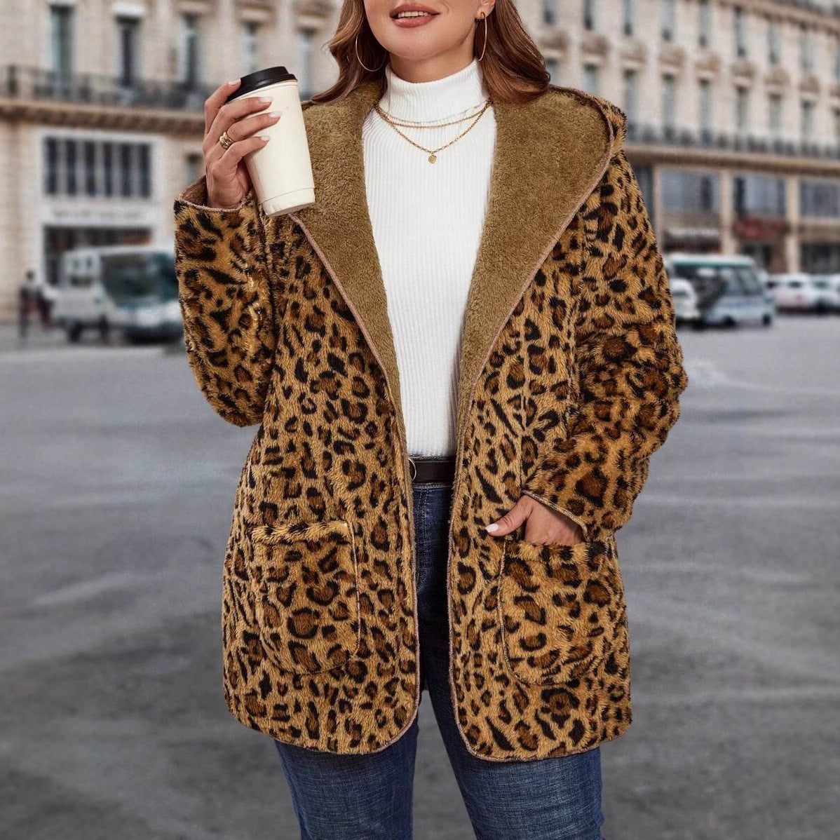 Hooted Loose Fit chaud et extra-poussant pour les dates d'achat et de voyage