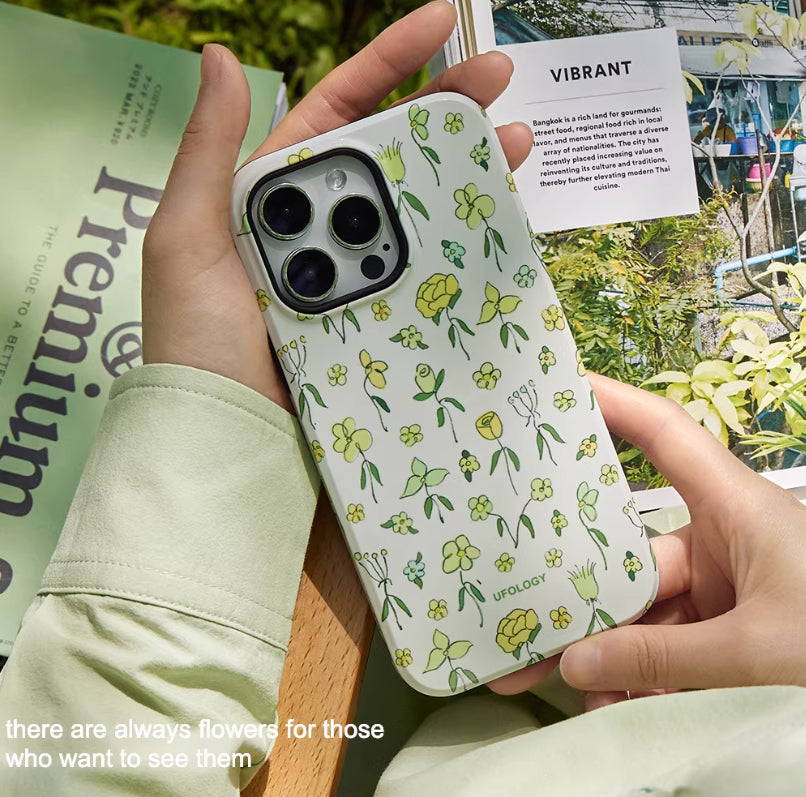 Cas frais de téléphone jaune laiteux avec un motif floral Et une texture douce comme la peau