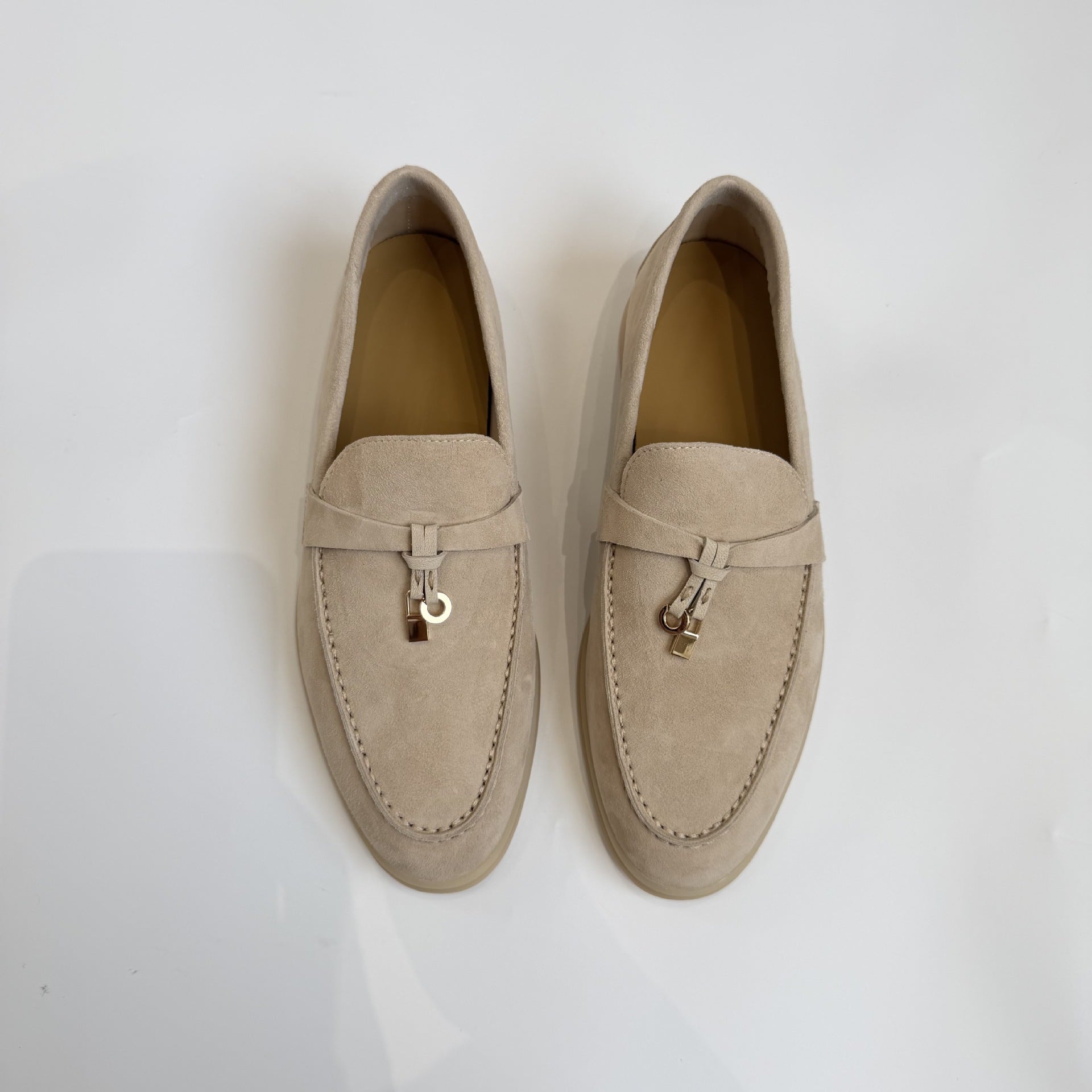 Chaussures en cuir doux à semelle en métal pour hommes