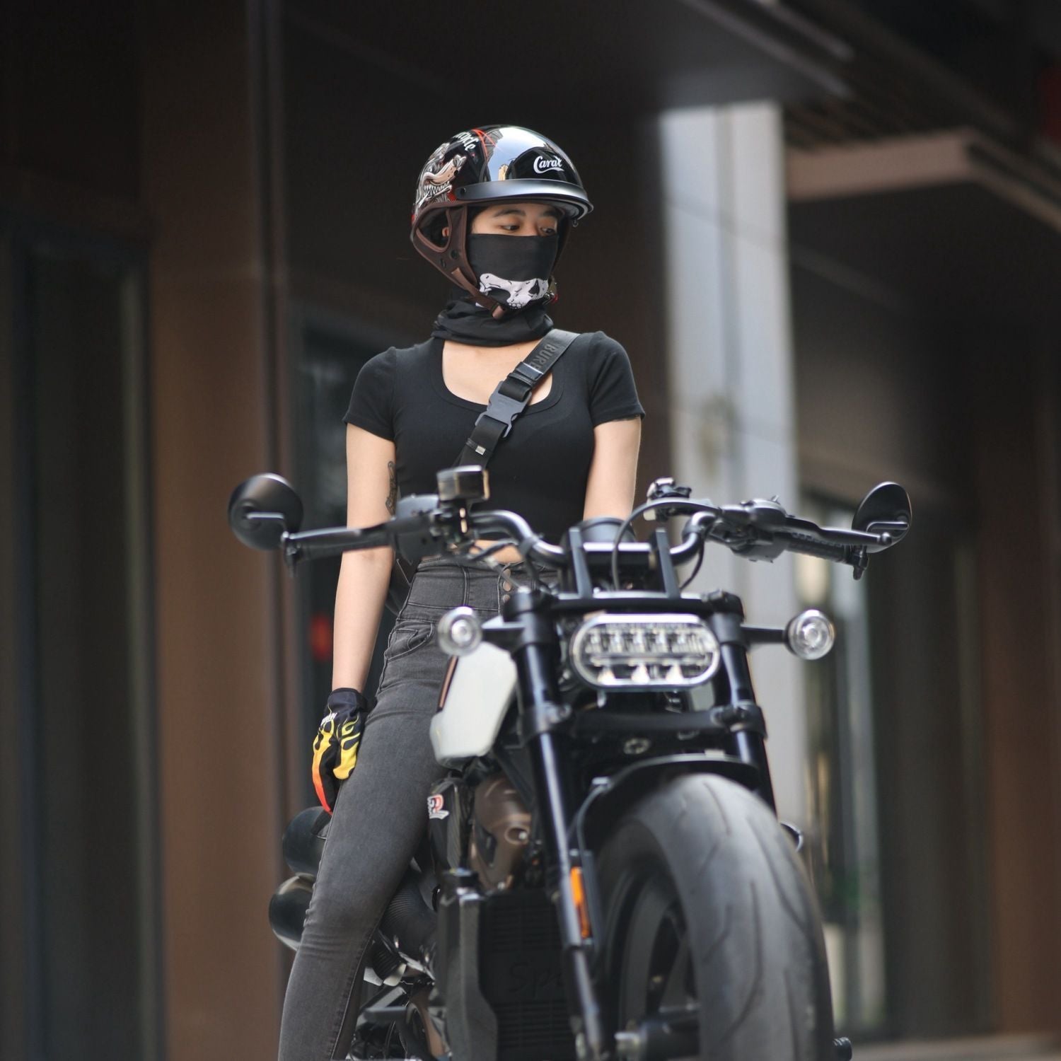 Casque de moto électrique rétro