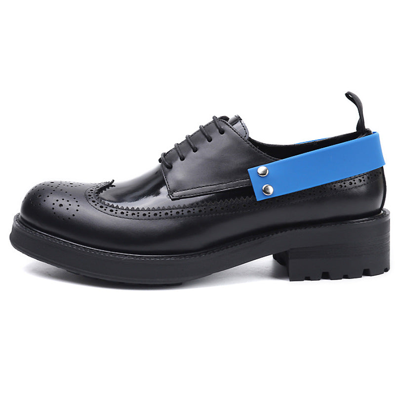 Chaussures en cuir fabriquées à la main avec une semelle épaisse pour plus de hauteur