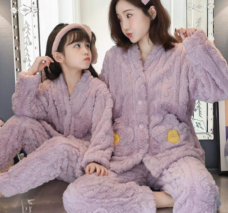 Filles Pajamas Coral Velvet Épaisseur mère-enfant mère et fille Ensemble de vêtements