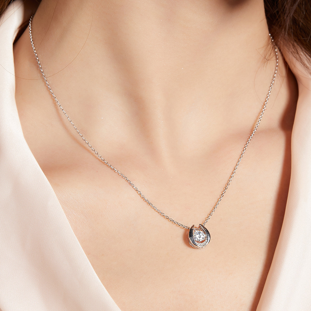 S925 Argent Sterling 0.5ct D Couleur VVS1 Moissanite Collier en fer à cheval 45cm Platine plaquée