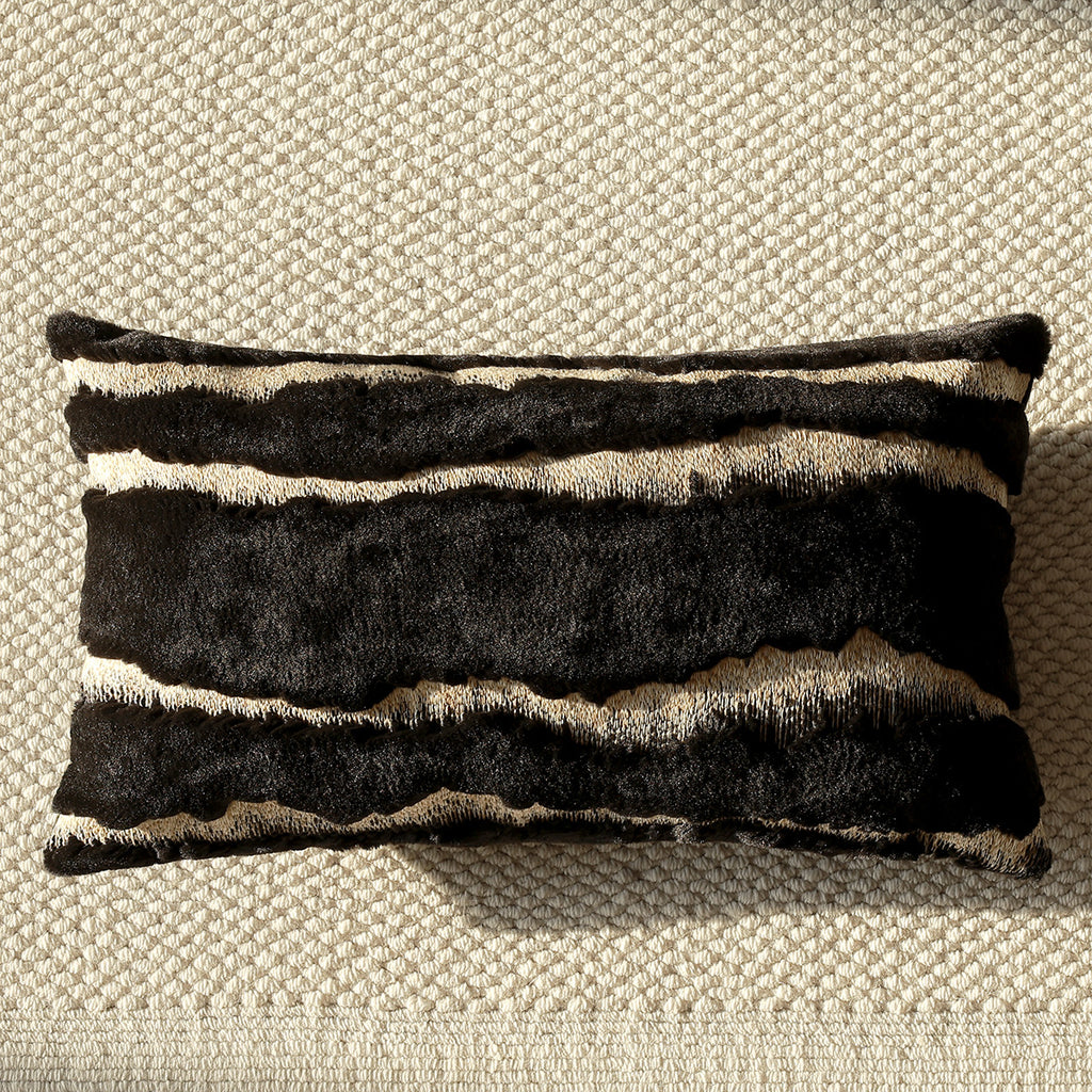 Coussin de canapé moderne de luxe léger au milieu du siècle avec un lit de luxe
