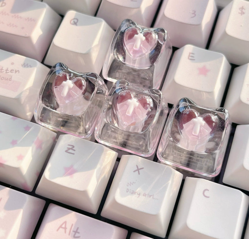 Mots-clés personnalisés sur gel de ongles translucide sur le thème de l'amour