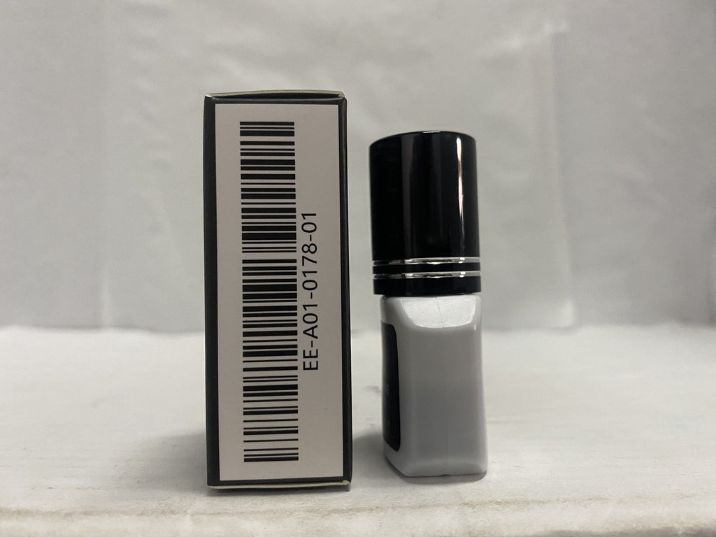 Faux cils adhésifs