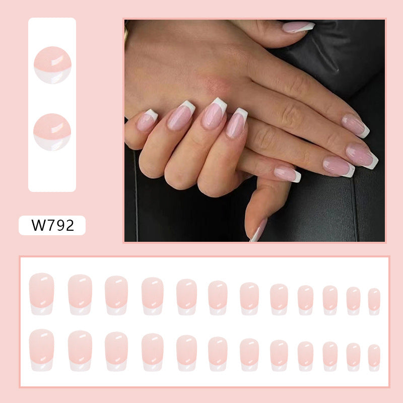 Décorations pour ongles blancs au clair de lune