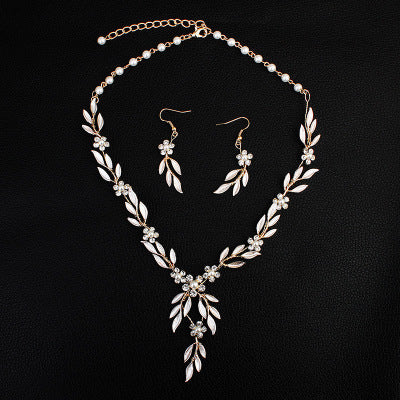 Boucles d'oreilles collier mariage bijoux en alliage trois pièces jeu de mariée européenne et américaine